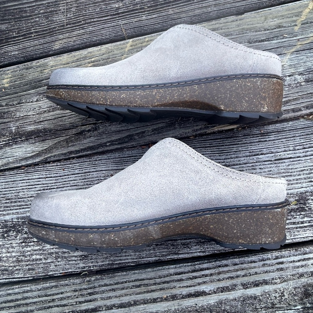 Earth Kolia Suede Clogs Sz 7.5 Taupe Slip On Mule Shoes Womens Boho Minimalist - Picture 6 of 11